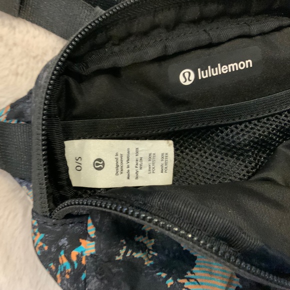 Lululemon Clean lines belt sling bag and mini psychedelic belt bag Black  Travel - Picture 9 of 16